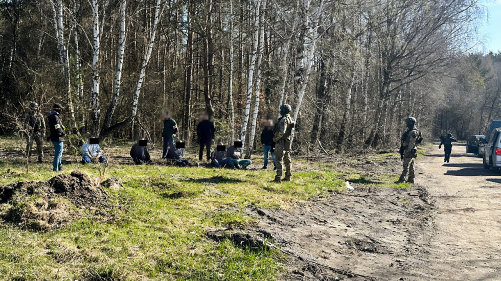 Nielegalne odpady zakopywane na Mazurach. Po akcji CBŚP – 14 osób w rękach służb
