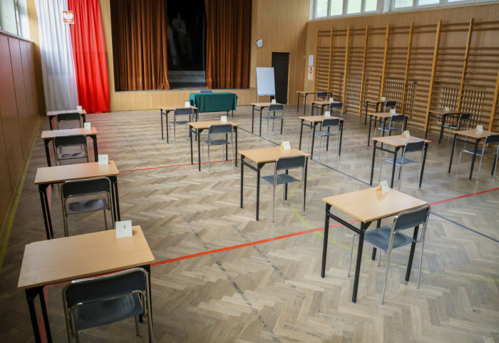 Ponad 33 tys. tegorocznych absolwentów przystępuje do egzaminu z chemii. Po południu przedmiot rzadziej wybierany