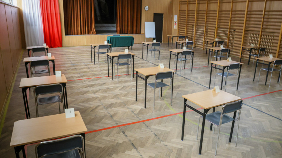 Ponad 33 tys. tegorocznych absolwentów przystępuje do egzaminu z chemii. Po południu przedmiot rzadziej wybierany