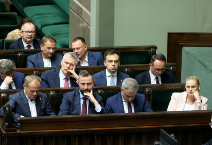 Sondaż. Koalicjanci Tuska bez sukcesu, szansa dla PiS i Konfederacji