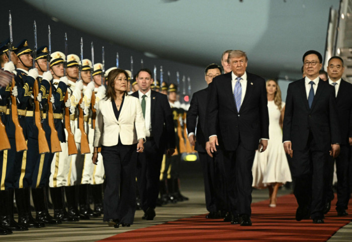 Plan wizyty Donalda Trumpa w Chinach: Spotkania z Xi, kolacja i "przyjacielska sesja zdjęciowa"