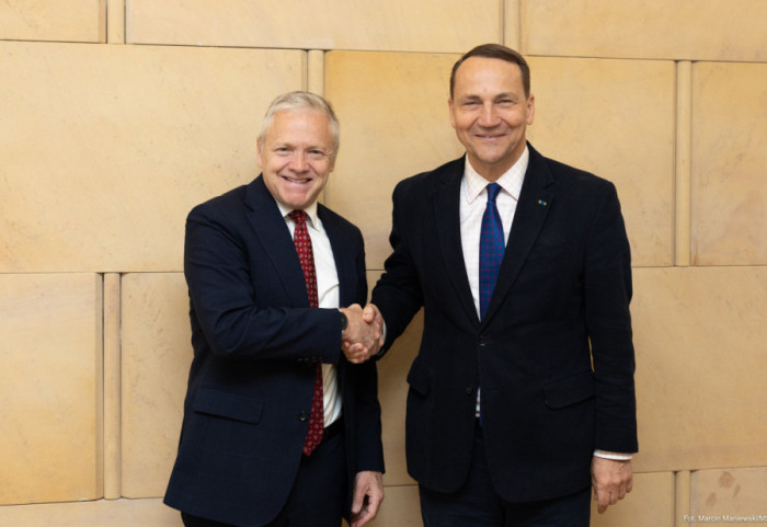 Sikorski spotkał się z ambasadorem USA. O czym rozmawiali?