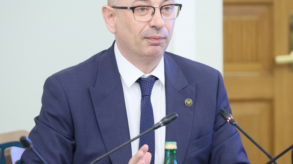 Głosowanie wycofane. Na razie nie będzie nowego szefa IPN