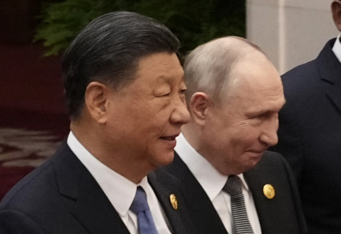 Putin w Chinach tydzień po Trumpie. "Pekin balansuje między mocarstwami"