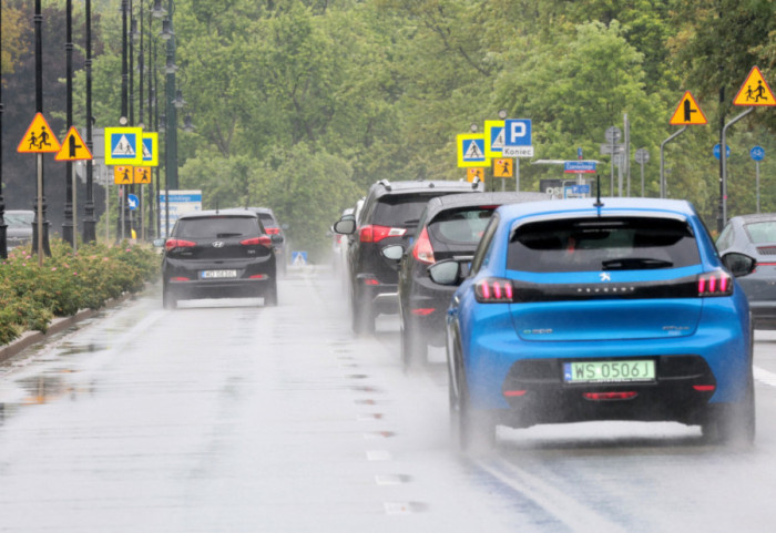 Rząd szykuje rewolucję w egzaminach na prawo jazdy. Zniknie plac manewrowy