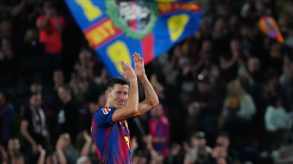 Lewandowski pożegnał się z Camp Nou. "Zastąpienie go w Barcelonie nie będzie łatwe"