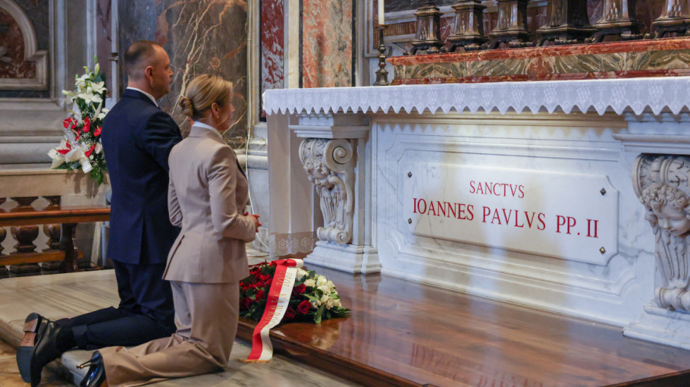 Para prezydencka w Rzymie. Modlitwa przy grobie Jana Pawła II
