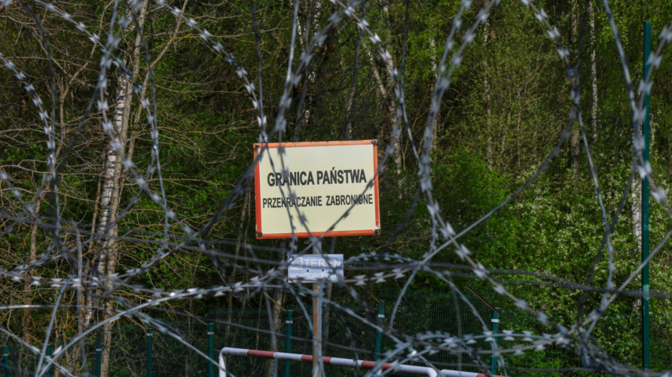 "Milcząca zgoda" na pobyt dla imigrantów. Politycy alarmują w sprawie projektu rządu