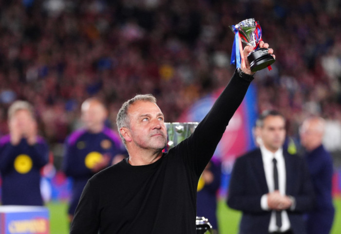 Barcelona ogłosiła ważną decyzję: Flick zostaje na dłużej