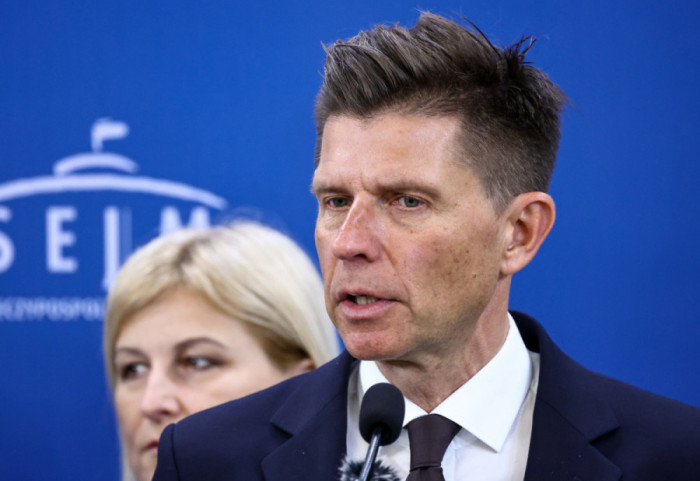 Petru: Polaków należy zniechęcać do wcześniejszych emerytur