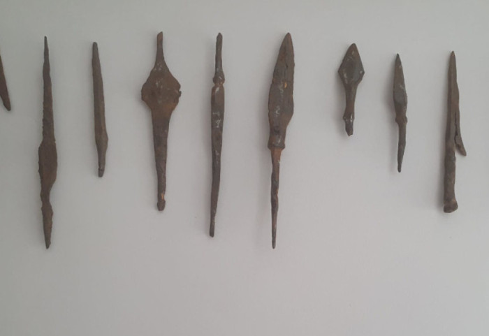 Średniowieczne groty i rzymskie zapinki. Ukrainka usiłowała handlować zabytkami archeologicznymi