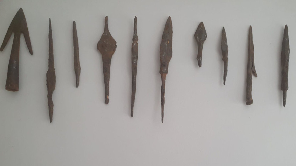 Średniowieczne groty i rzymskie zapinki. Ukrainka usiłowała handlować zabytkami archeologicznymi
