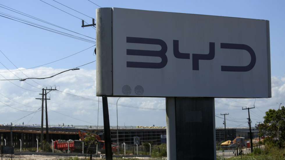 BYD przejmie Maserati? Chiński gigant planuje zakup "infrastruktury" w Europie