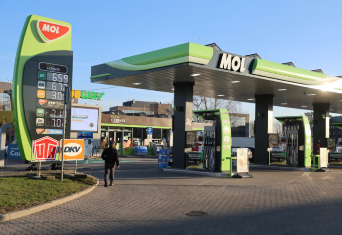 Podatek od nadzwyczajnych zysków koncernów paliwowych do końca czerwca