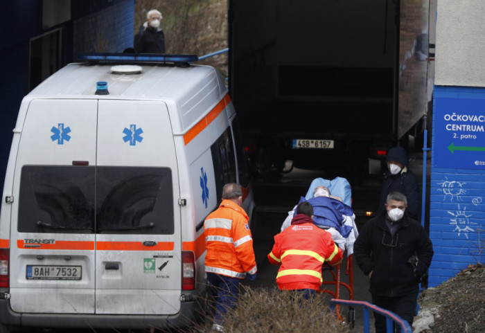 Amerykanin z podejrzeniem eboli. Będzie na obserwacji w Pradze