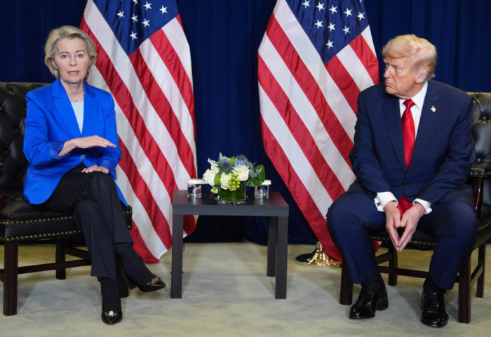 UE sfinalizowała umowę handlową z USA. Po groźbach Trumpa o nowych cłach
