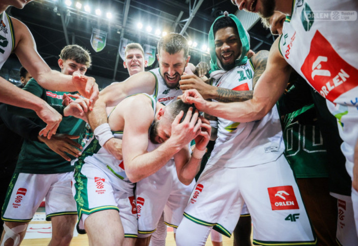 Orlen Basket Liga: Zastal w półfinale, Arka walczy dalej