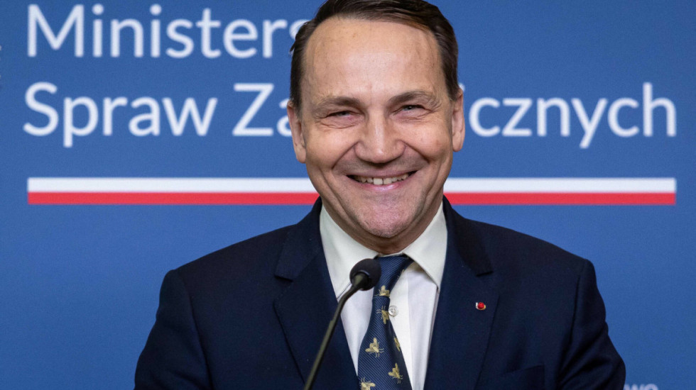 Decyzja Trumpa o wojskach amerykańskich w Polsce. Sikorski dziękuje