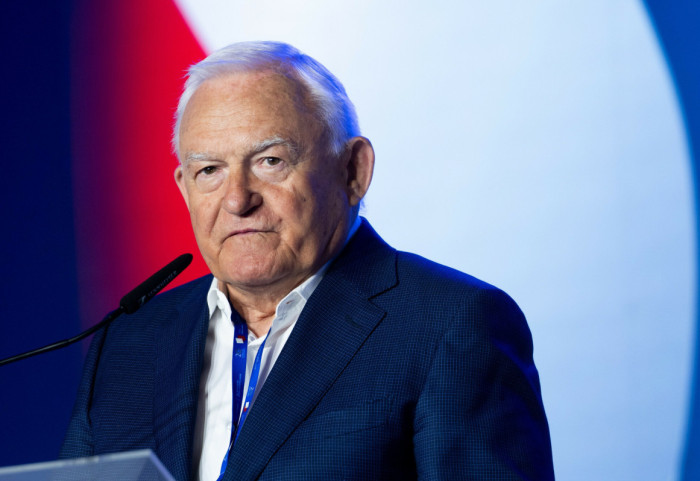 5 tys. amerykańskich żołnierzy przyleci do Polski. Miller: “Ci sami ludzie tłumaczyli, iż Trump jest groźny dla NATO”