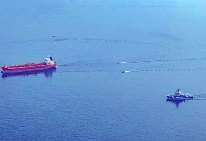 NATO obraduje w Helsingborgu, a obok przepływają statki rosyjskiej „floty cieni”