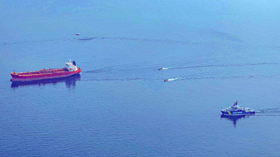NATO obraduje w Helsingborgu, a obok przepływają statki rosyjskiej „floty cieni”