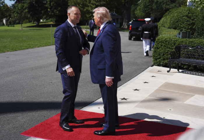 Łotewska telewizja: Polska z zadowoleniem przyjmuje obietnicę Trumpa o wysłaniu wojsk amerykańskich