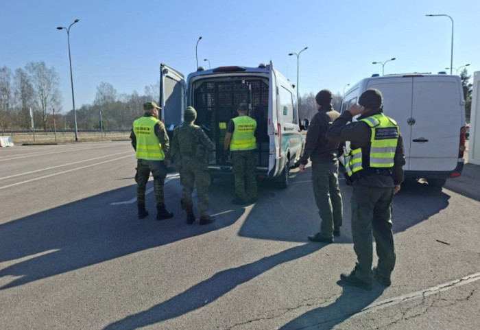 Próby nielegalnego przekroczenia granicy Polski. Zatrzymano 13 przemytników
