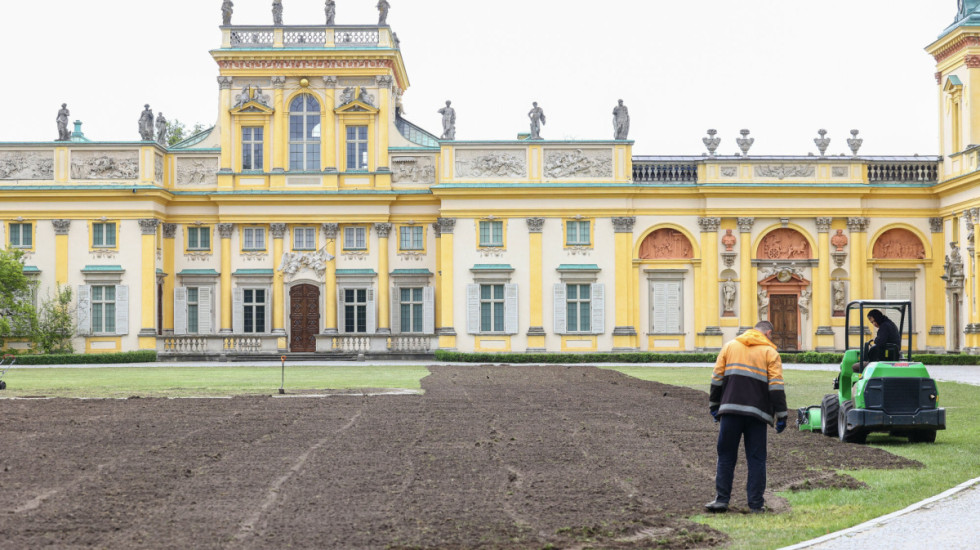 Wejście na dziedziniec Pałacu w Wilanowie bezpłatne dla publiczności. Symboliczne otwarcie bramy