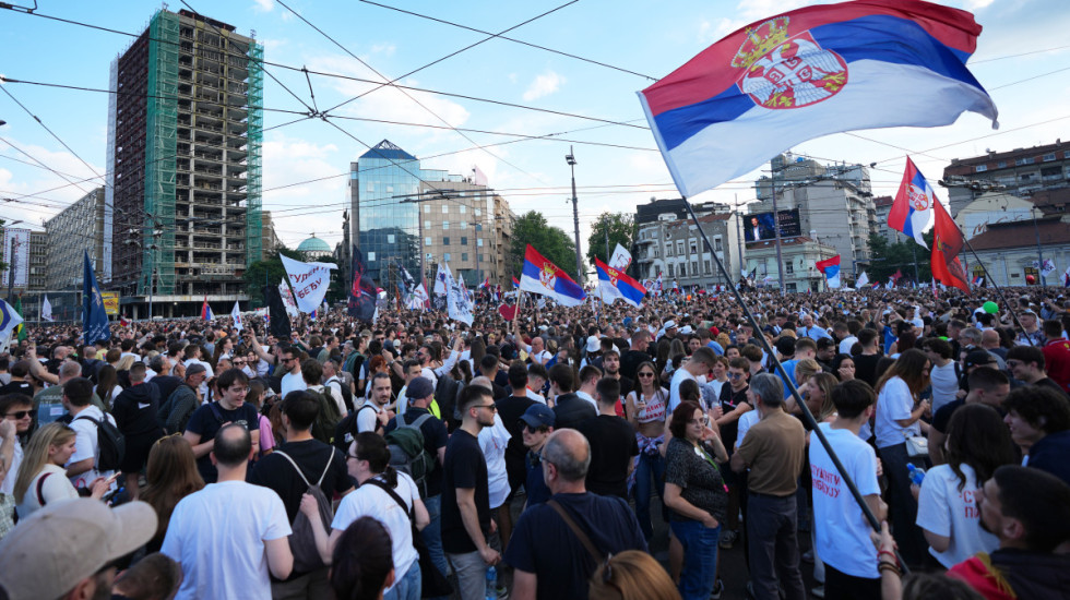 Tysiące studentów na ulicach Belgradu, chcą wcześniejszych wyborów