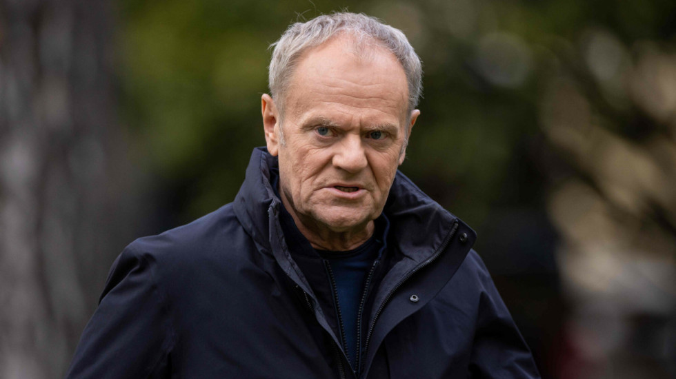 Tusk o fałszywym alarmie w domu prezydenta Nawrockiego: „Kolejna telefoniczna prowokacja”