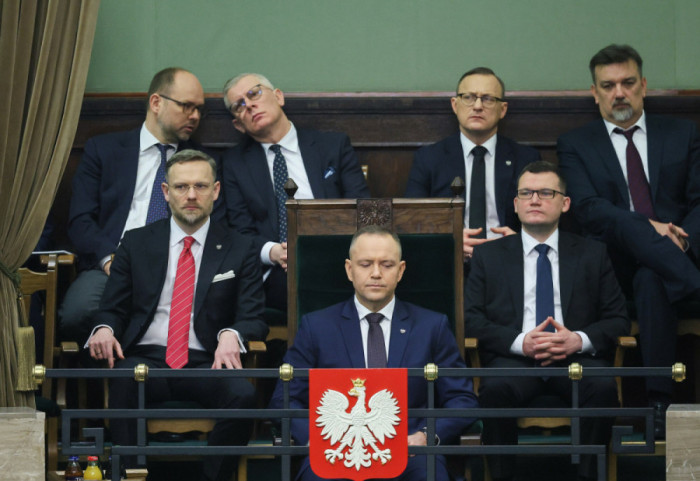 Polityczna burza po wyważeniu drzwi w domu prezydenta. Opozycja domaga się dymisji w rządzie