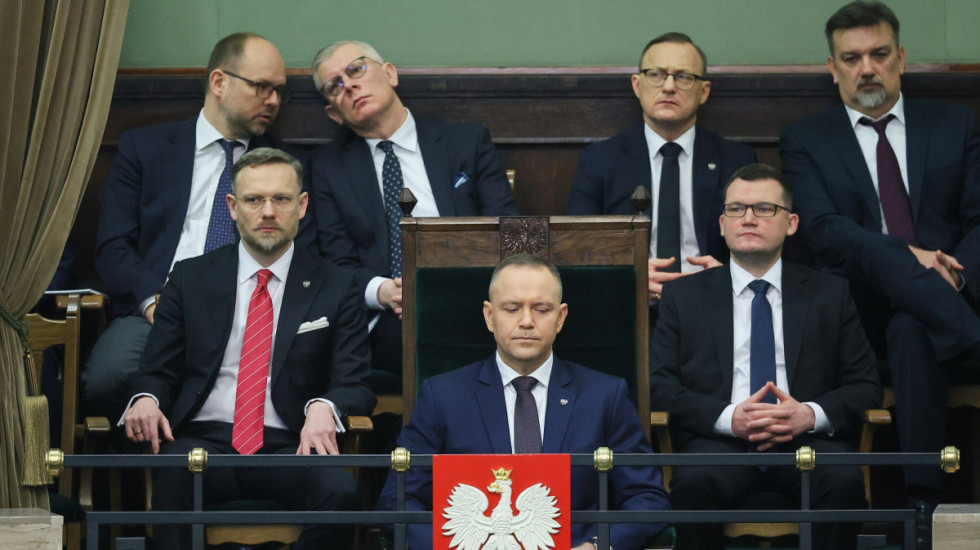 Polityczna burza po wyważeniu drzwi w domu prezydenta. Opozycja domaga się dymisji w rządzie
