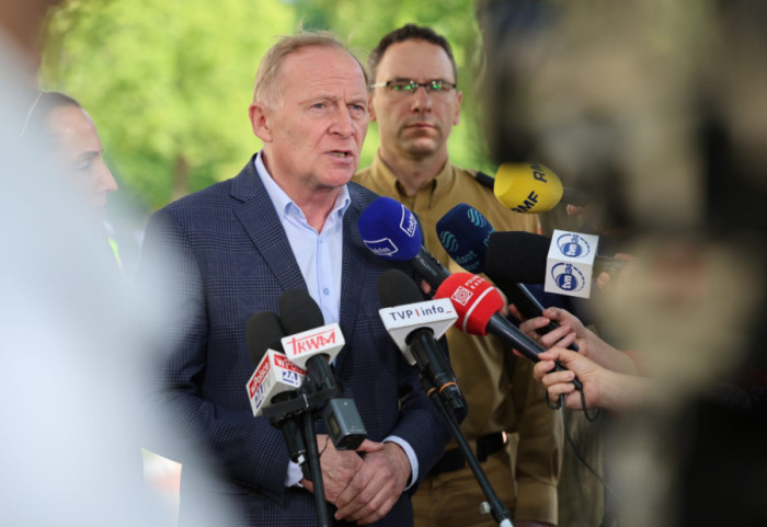 Służby siłowo weszły do domu rodziny prezydenta. Wiceszef MSWiA: “sprawcy fałszywych zgłoszeń nie pozostaną bezkarni”