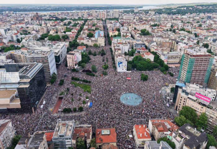 Manifestacja w Belgradzie. Prezydent Serbii: Zamieszki wywołali aktywiści wspierający ruch studencki