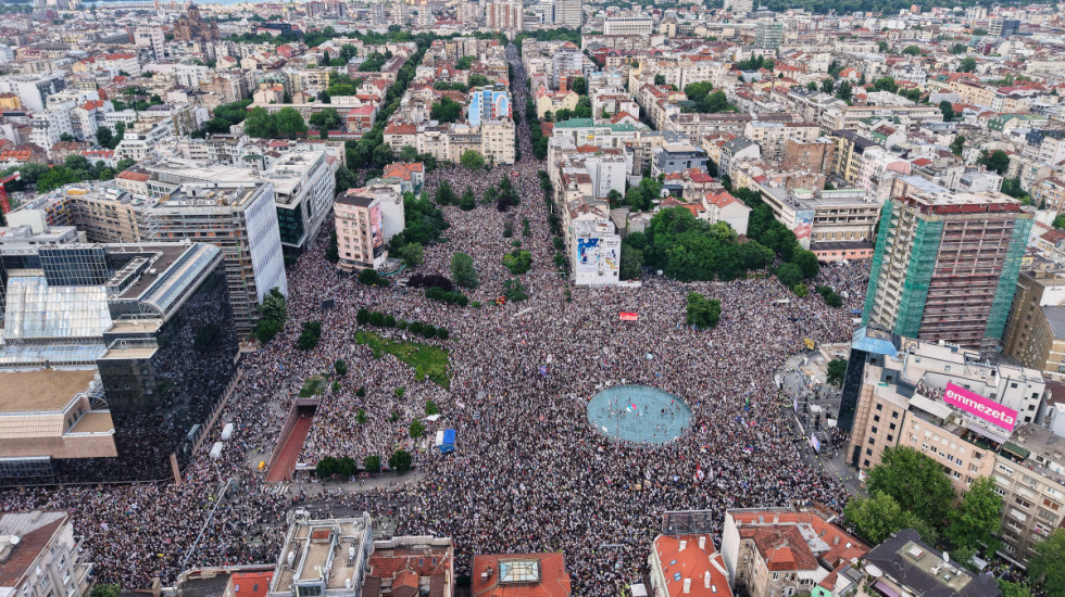 Manifestacja w Belgradzie. Prezydent Serbii: Zamieszki wywołali aktywiści wspierający ruch studencki