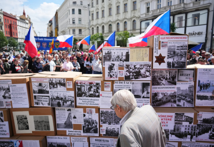 Zjazd Niemców sudeckich w Brnie. "Pojednanie" w cieniu protestów