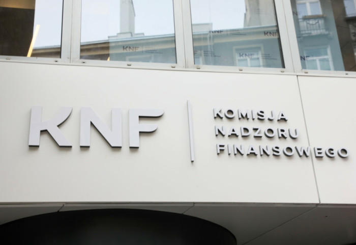 Rząd założy złote kajdany kierownictwu nadzoru finansowego