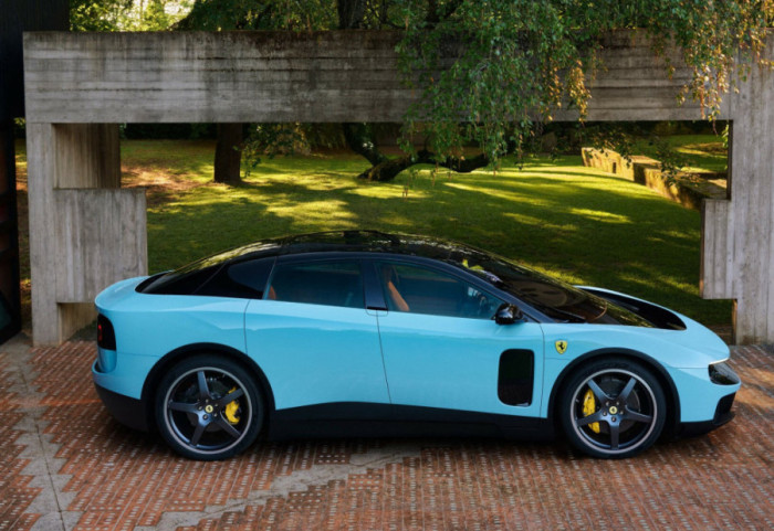 Jak daleko Ferrari poleci na pełnym prądzie?