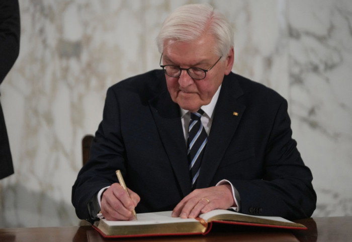 Z naruszeniem przepisów antyterrorystycznych. Steinmeier wspierał milionami organizację bliską islamistom