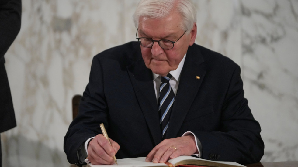 Z naruszeniem przepisów antyterrorystycznych. Steinmeier wspierał milionami organizację bliską islamistom
