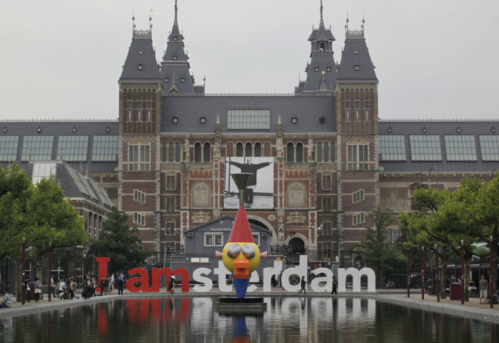 Amsterdam zmęczony popularnością. 23,7 mln noclegów i walka o „być albo nie być”