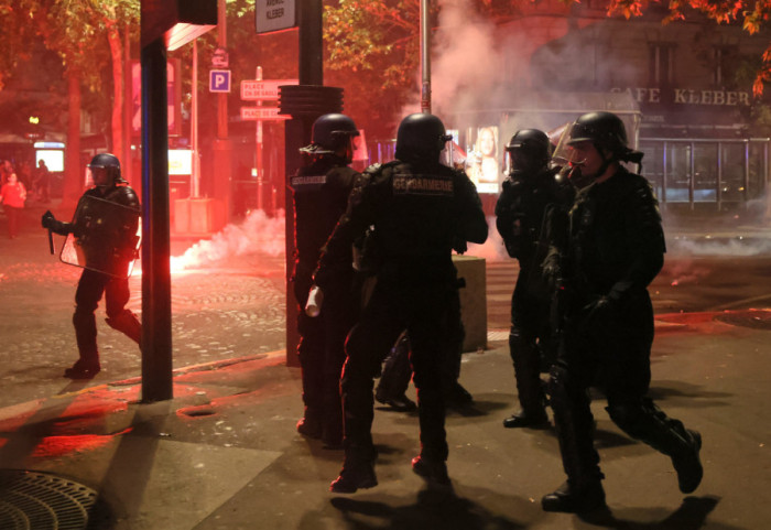 59 rannych policjantów, 780 zatrzymań w całej Francji po finale LM.  Szef MSW raportuje